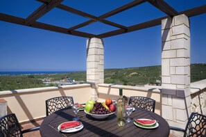 Outdoor dining - Ideally located, Villa katerina with salted Heated pool,to explore West Crete! (Spilia)