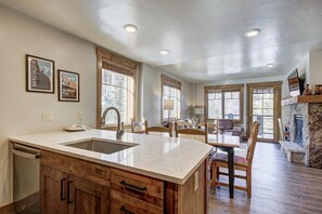 Huoneisto, useita sänkyjä (Mountain Thunder) | Ulkopuoli