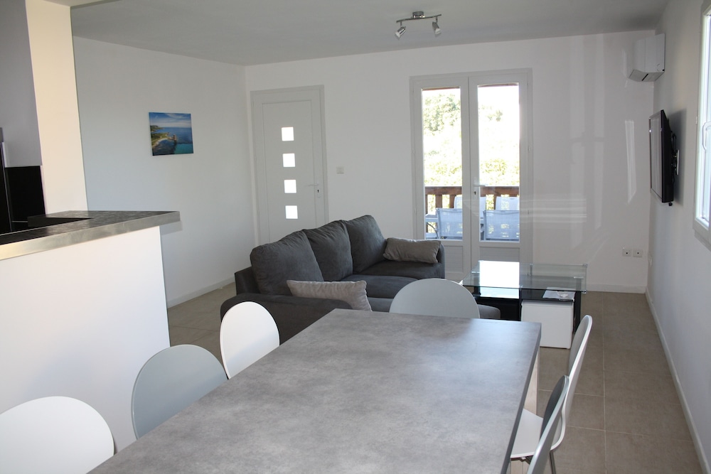 House, Beach Road In Folelli - Corsica