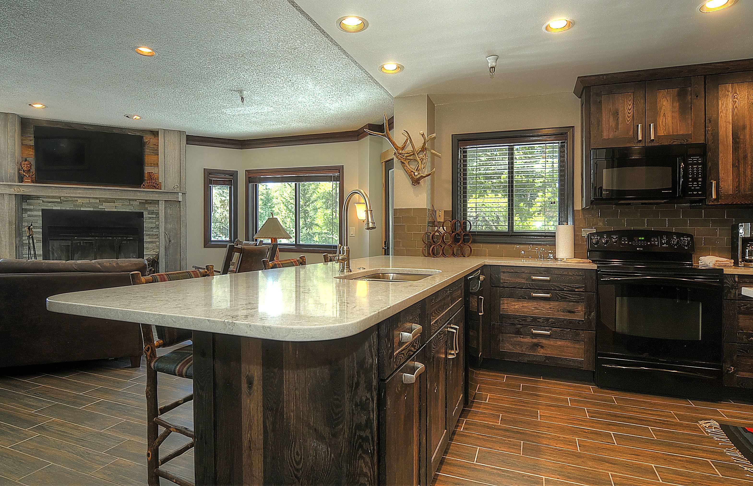 House, Multiple Beds (Southern Comfort - 3 BR Condo) | Private kitchen | Fridge, microwave, oven, stovetop