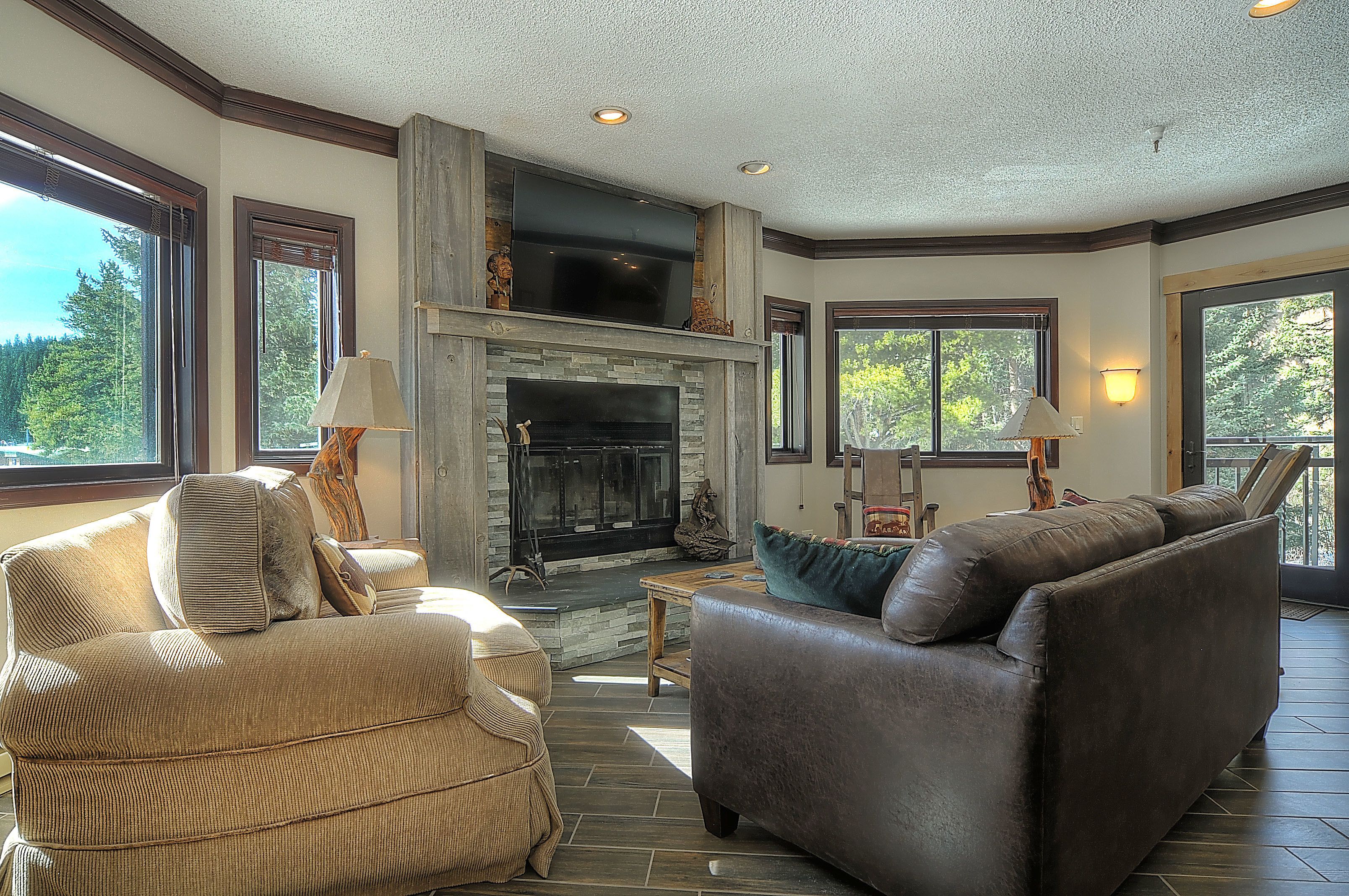 House, Multiple Beds (Southern Comfort - 3 BR Condo) | Living room | Flat-screen TV, fireplace