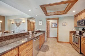 Condo, Multiple Beds (Ten Mile Condo - Best in Breck) | Private kitchen | Fridge, microwave, oven, stovetop