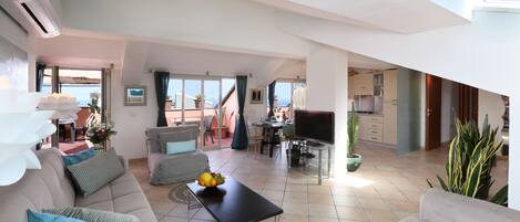 Télévision, cheminée