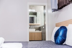 Soundproofing, free WiFi, bed sheets - Lakes and Ocean Hotel Forster (Forster)