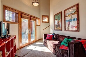 House, Multiple Beds (Four Pines Retreat) | Room amenity