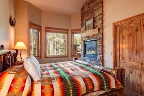 House, Multiple Beds (Four Pines Retreat) | 3 bedrooms, iron/ironing board, free WiFi, bed sheets