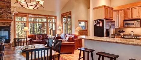 House, Multiple Beds (Four Pines Retreat) | Private kitchen