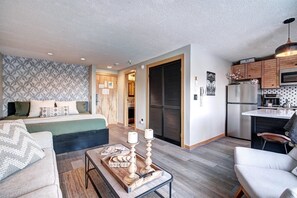 Condo, 1 King Bed (Village at Breck Studio 4217) | Exterior