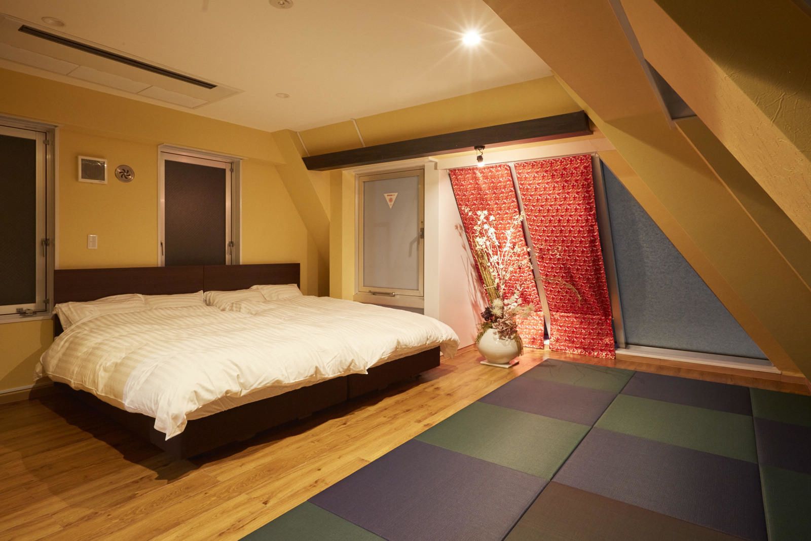 家庭房 | 客房内保险箱、免费 WiFi