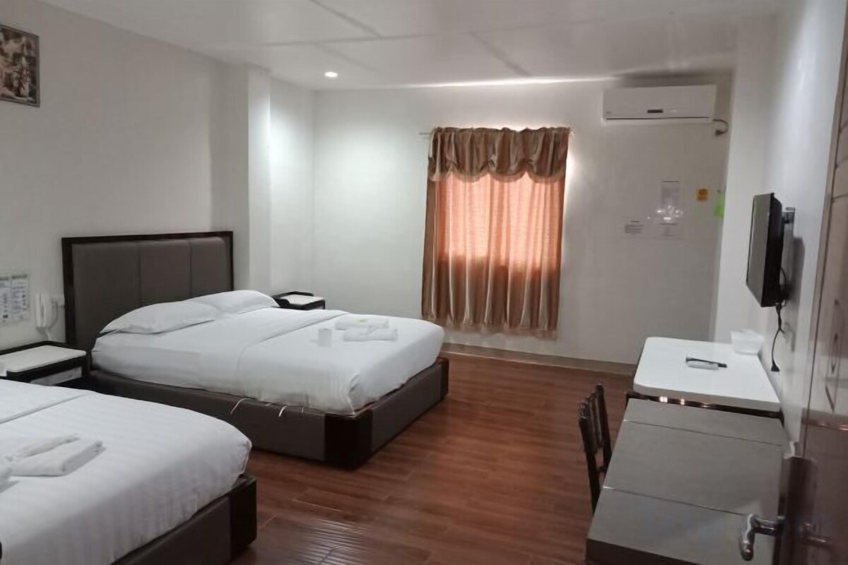 Desk, WiFi (free), bed sheets