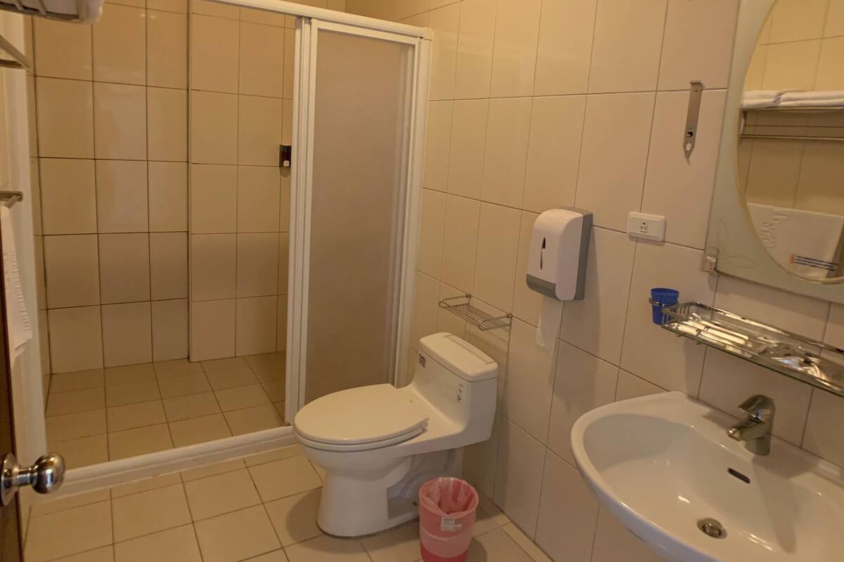 Blackout curtains, free WiFi