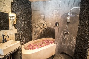 Villa, 3 Bedrooms | Bathroom | Separate bathtub and shower, deep-soaking bathtub - Avalon Ubud Villas (Ubud)