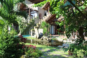 Seasonal outdoor pool - Avalon Ubud Villas (Ubud)