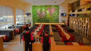 Breakfast, lunch and dinner served