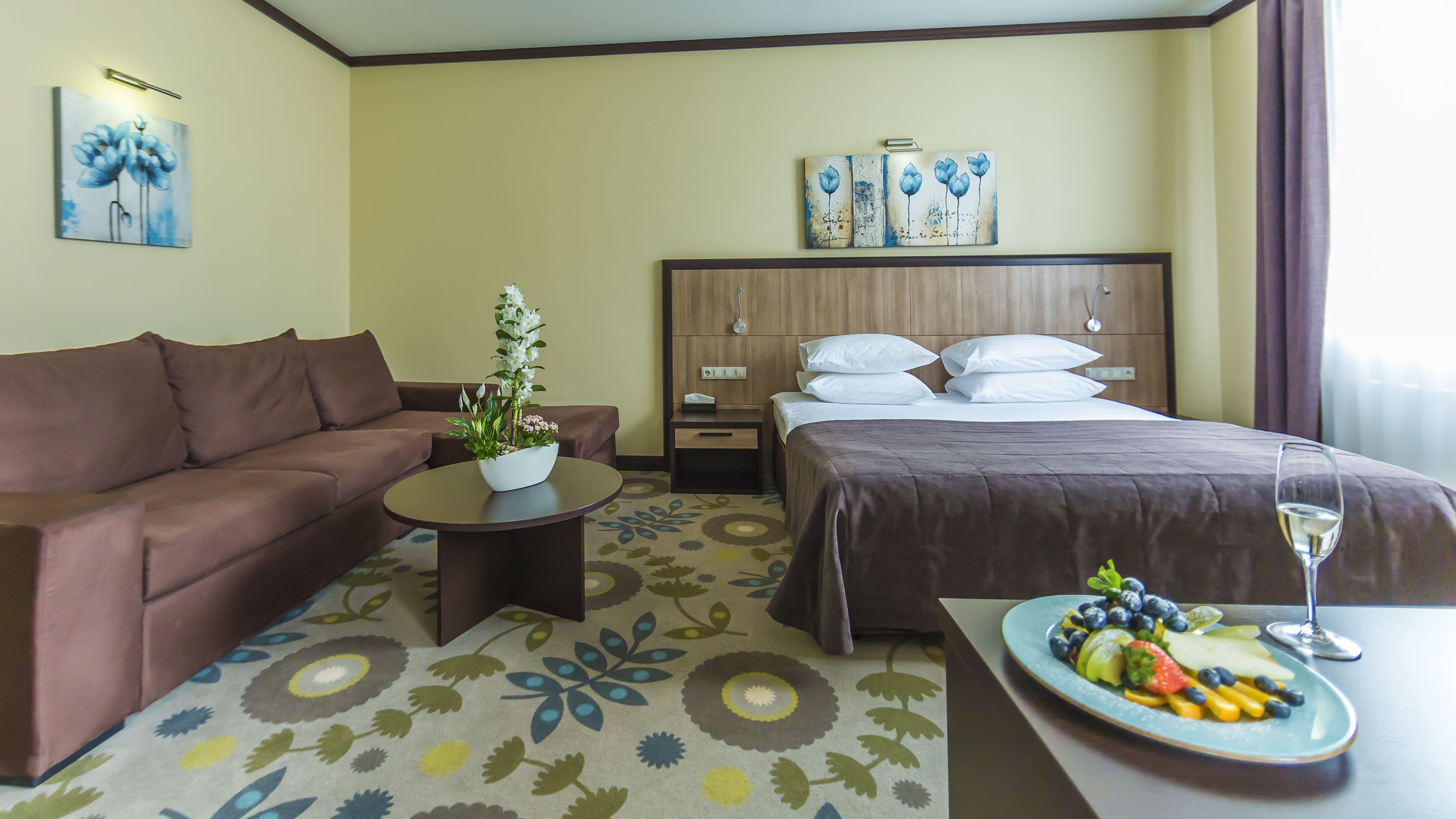 Premium bedding, minibar, in-room safe, desk