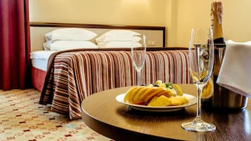 Dupleks Deluks | Seprai premium, minibar, brankas, dan meja kerja