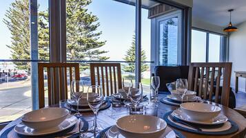 Two-Bedroom Apartment with Ocean View - Westrock | In-room dining