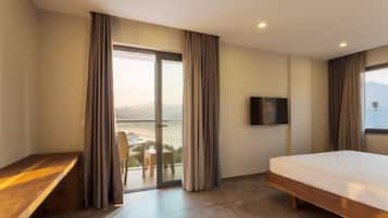 Deluxe Double Room, Sea View | Living area | LCD TV