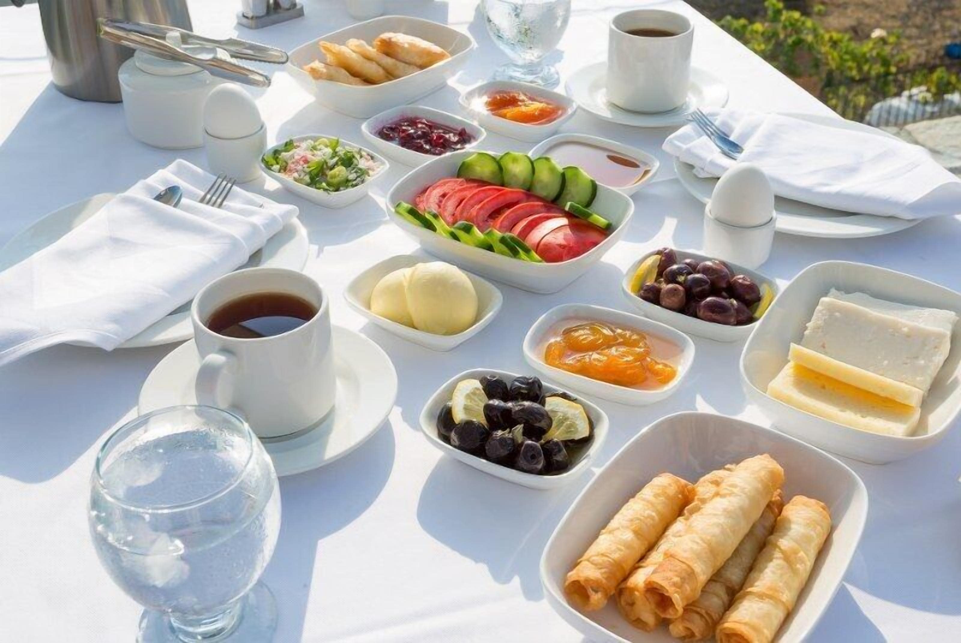 Gratis frukost med lokala rätter varje dag 
