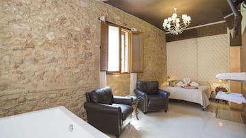 Suite romántica, bañera de hidromasaje | Bañera de hidromasaje privada