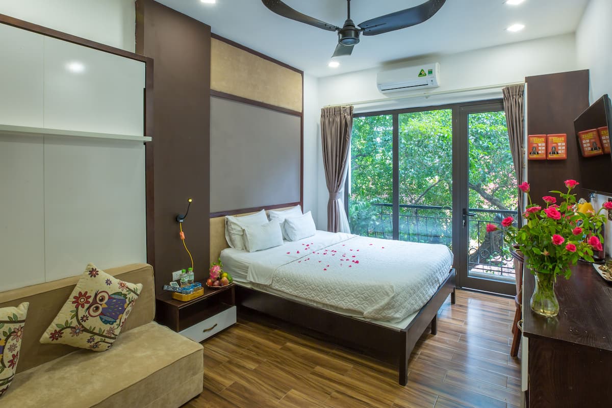 suite triple room | minibar, desk, blackout curtains, free wifi