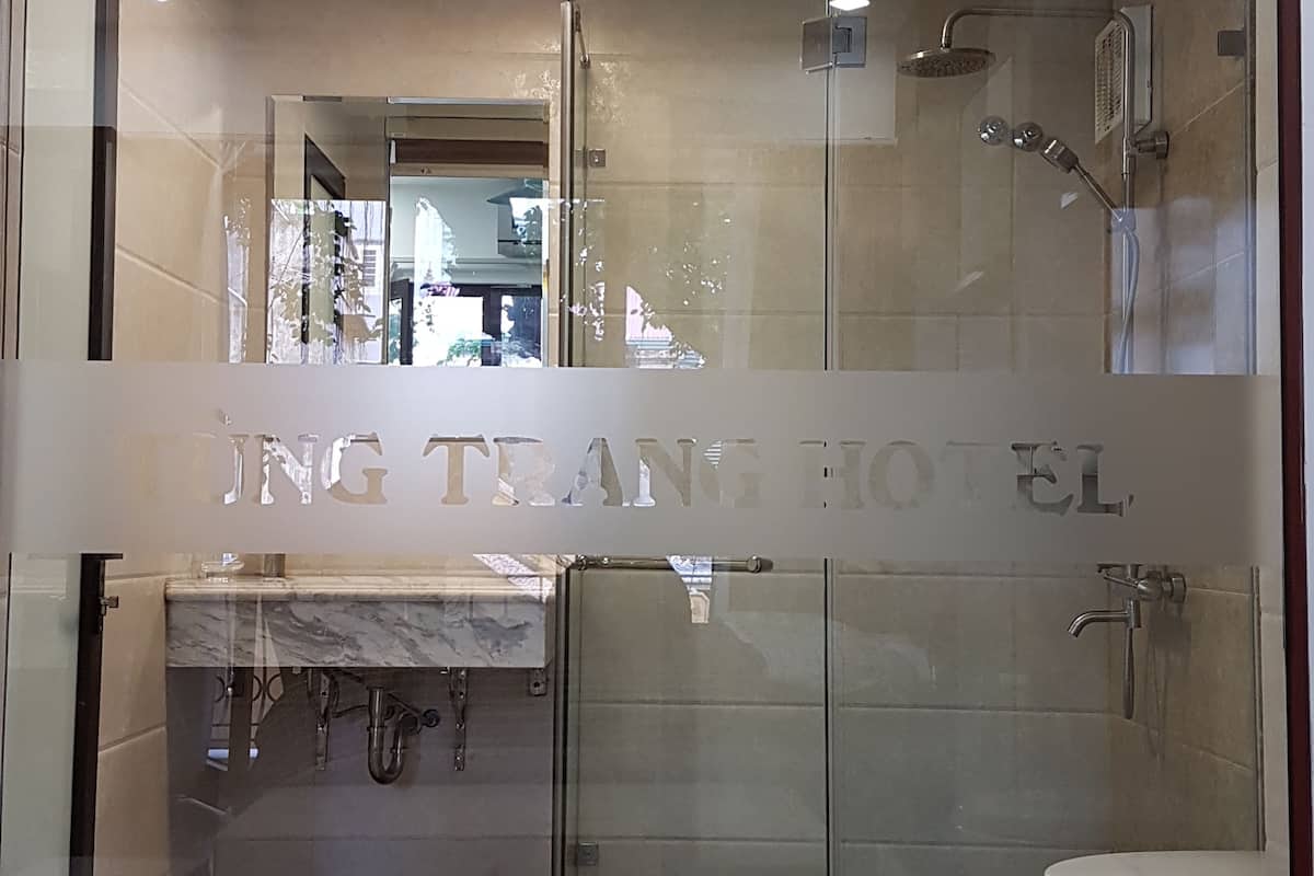 shower, free toiletries, hair dryer, bathrobes