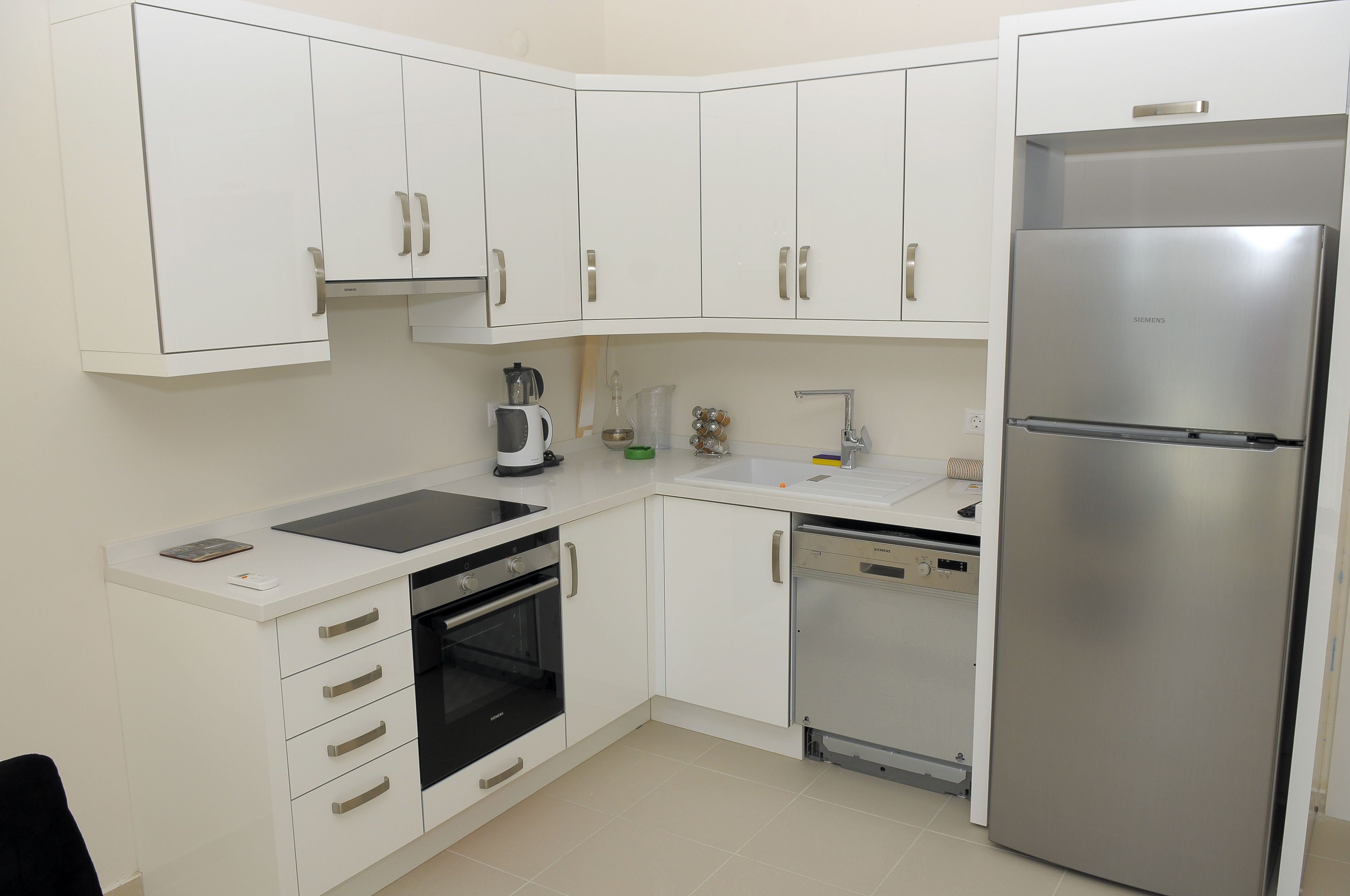 classic studio suite | private kitchen | coffee/tea maker, electric kettle