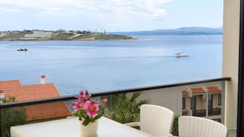 Comfort Suite, 2 Bedrooms, Sea Facing | Premium bedding, desk, iron/ironing board, free WiFi