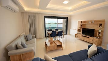 Comfort Suite, 2 Bedrooms, Sea Facing | Premium bedding, desk, iron/ironing board, free WiFi