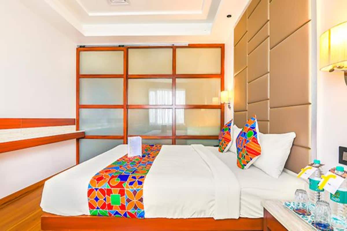 Executive Room | 1 bedroom, desk, free WiFi, bed sheets