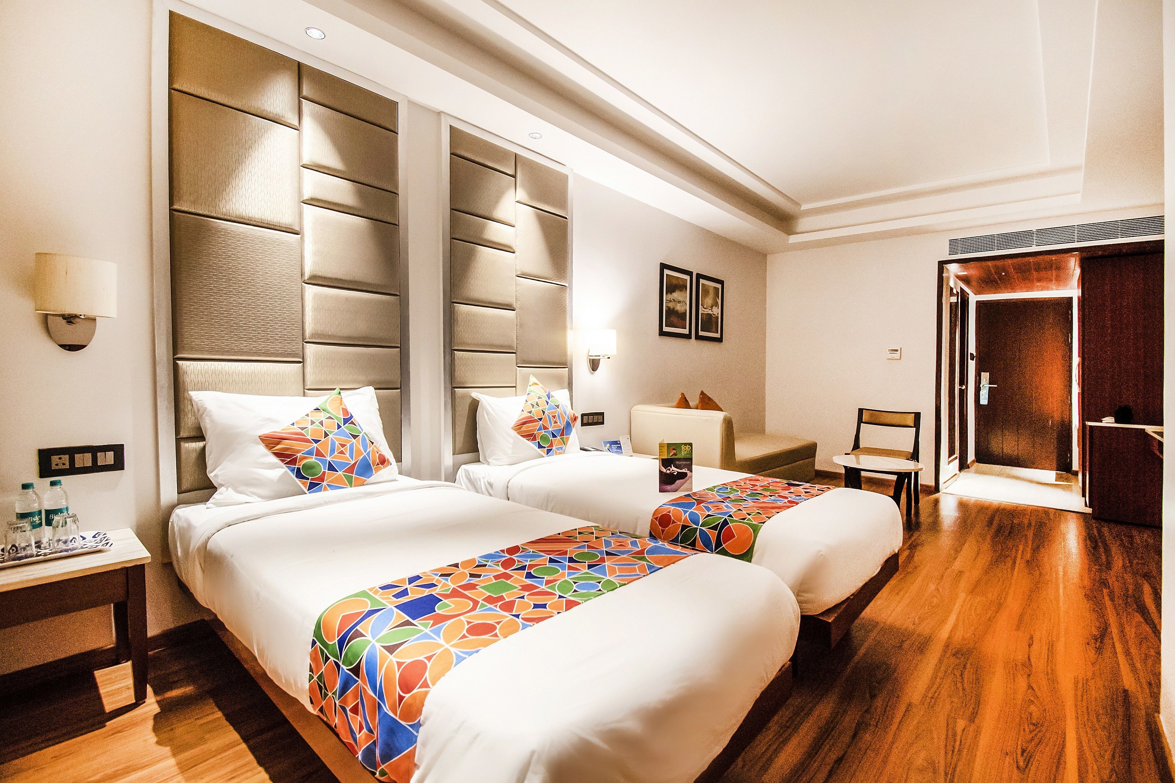 1 bedroom, Egyptian cotton sheets, premium bedding, desk