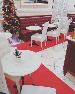 Interior entrance - Suite Dal Conte (Rome)