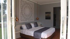 Minibar, caja fuerte, escritorio y sistema de insonorización