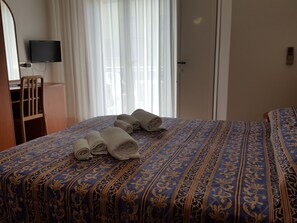 In-room safe, desk, free WiFi - Hotel Saponi (Rimini)