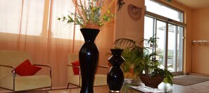 Lobby sitting area - Hotel La Siesta (Torino di Sangro)