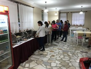 Buffet - Zeytin Otel Altinoluk (Edremit)