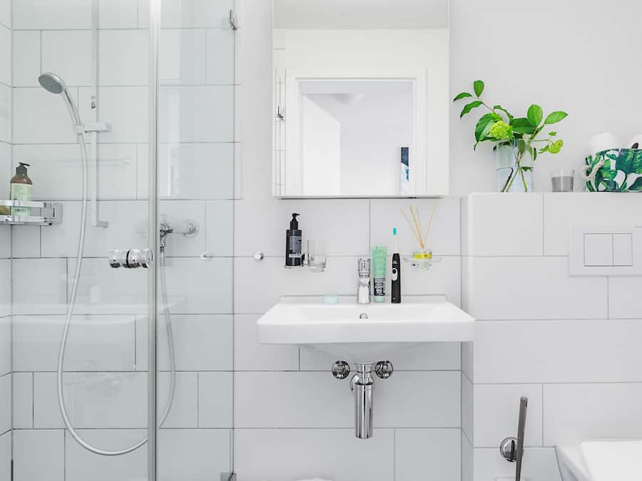 Studio, Kitchenette | Bathroom | Shower, free toiletries, towels, toilet paper