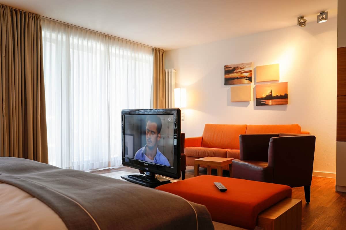Sängtillbehör av högsta kvalitet, skrivbord och arbetsyta för laptop
