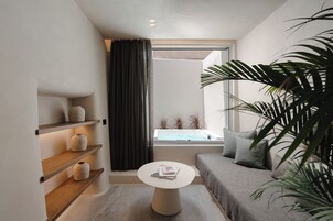 Romantic Δωμάτιο | Κλινοσκεπάσματα υψηλής ποιότητας, κουρτίνες συσκότισης, ηχομόνωση 