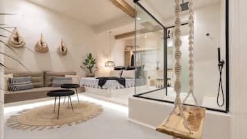 Exclusive Studio Suite | Premium bedding, blackout curtains, soundproofing, iron/ironing board