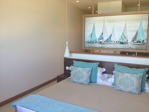 In-room safe, iron/ironing board, free WiFi, bed sheets - Coral Bay by Dream Escapes (Pointe D'esny)