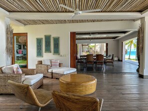 Televisión de pantalla plana de 40 pulgadas con canales por cable 