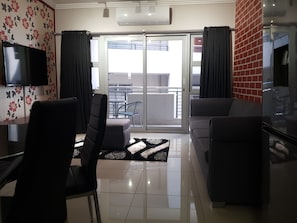 Habitación doble de lujo, 2 habitaciones, con acceso para personas discapacitadas | Servicio de la propiedad