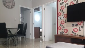 Luxury Double Room, 2 Bedrooms, Accessible, Garden Area - Cyro Apartments (Umhlanga)