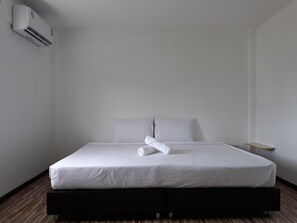 經濟客房, 1 張標準雙人床, 非吸煙房 | 書桌、免費無線上網、床單