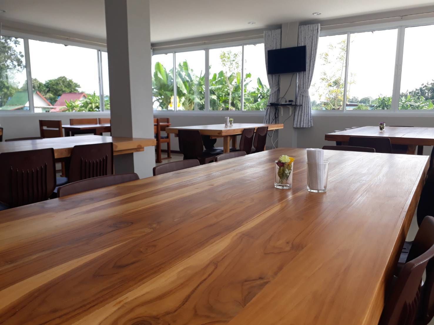 Bữa sáng đặc sản địa phương hàng ngày (100 THB/mỗi người) 