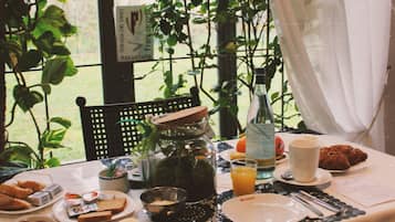 Free daily full breakfast