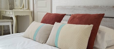 Double Room | Minibar, desk, free WiFi, bed sheets