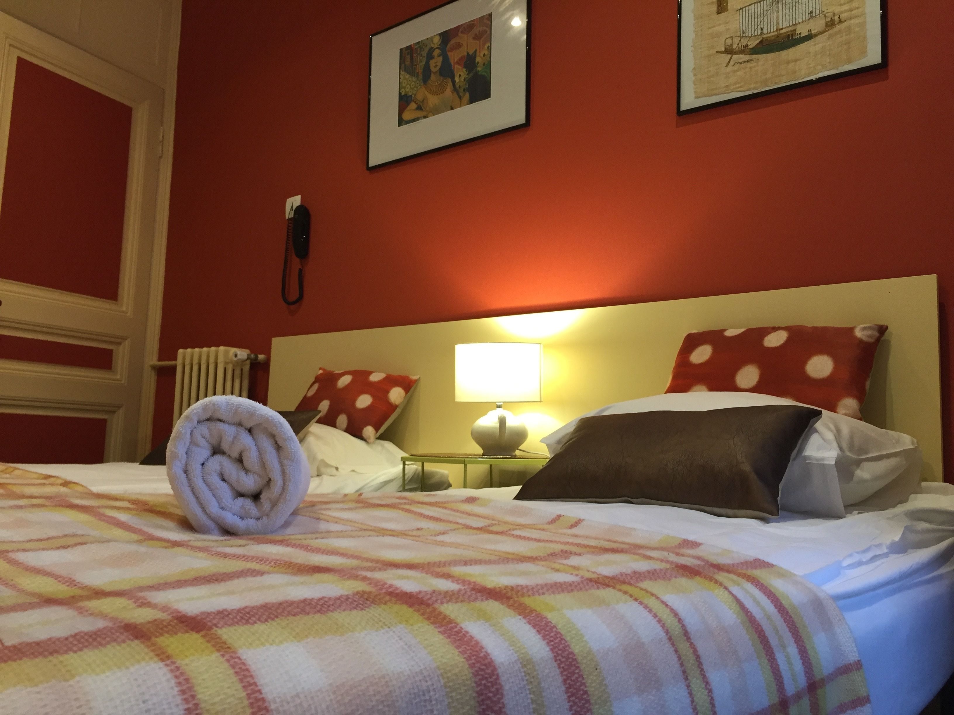 twin room | minibar, desk, free wifi, bed sheets