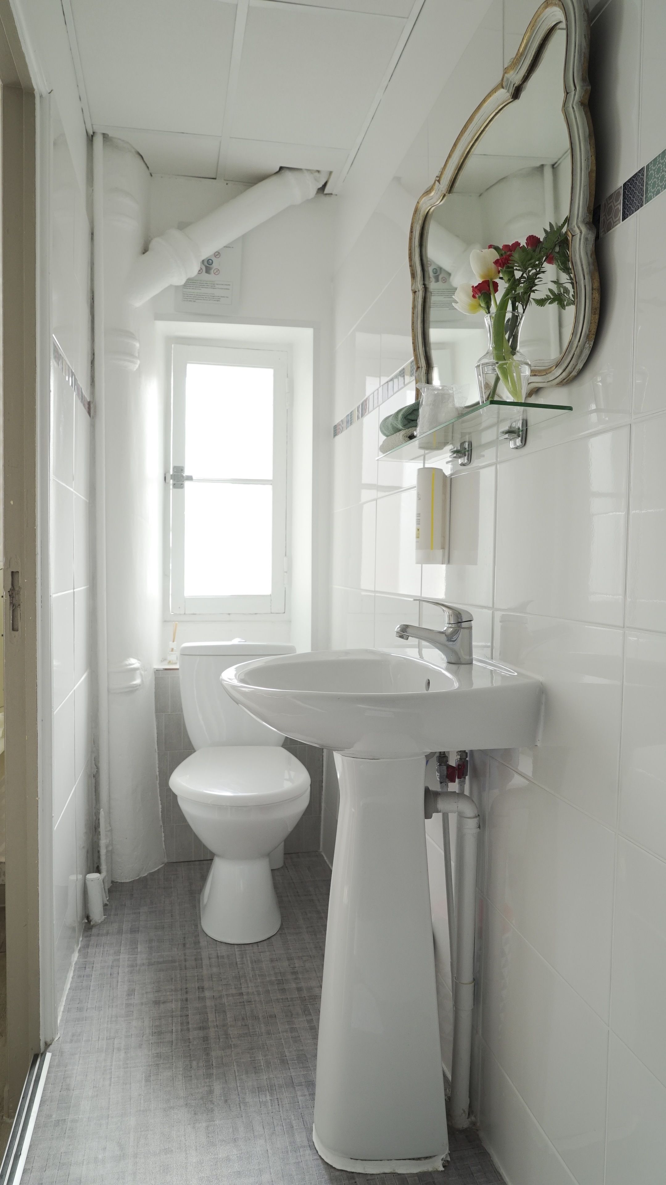 single room | bathroom | shower, free toiletries, hair dryer, towels